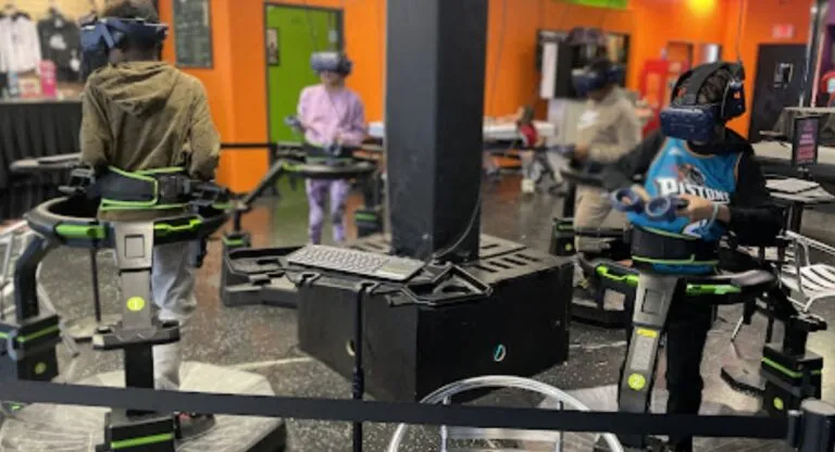 V.R Life Arcade