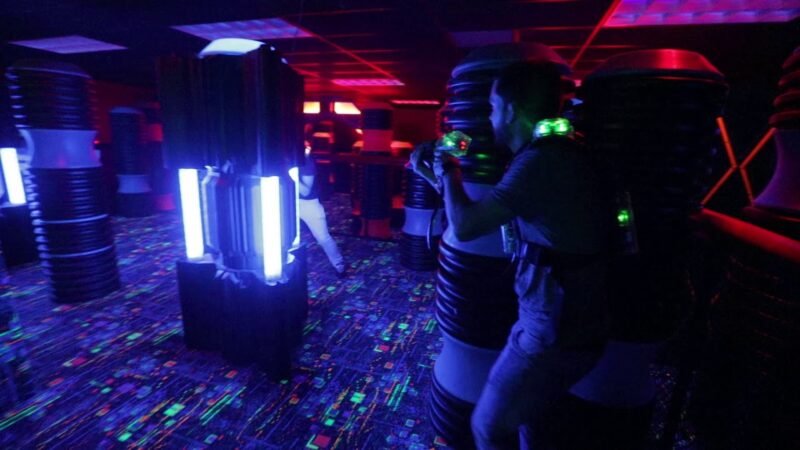 Laser Bounce Queens